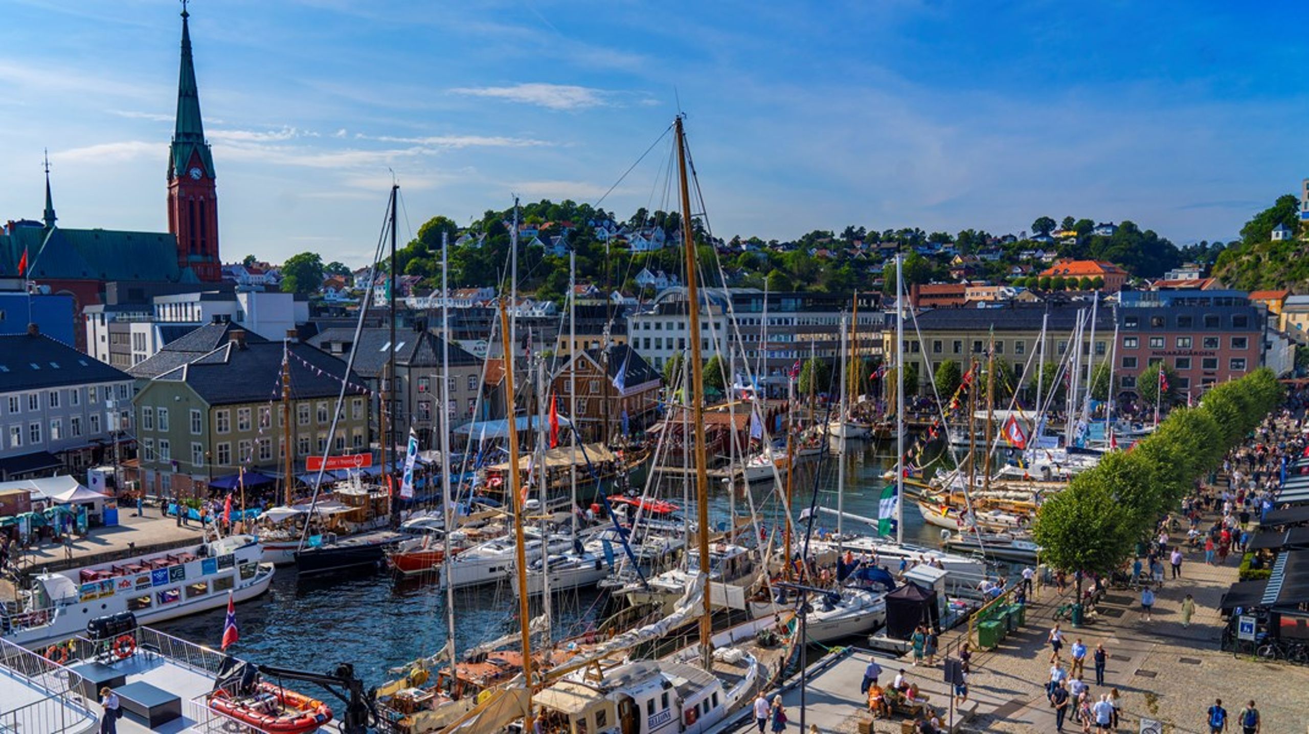 En liten søvning sørlandsby til vanlig, men én uke i august er&nbsp;Arendal på alles lepper. Da vrimler Pollen av statsråder og fintfolk fra både innland og utland.&nbsp;