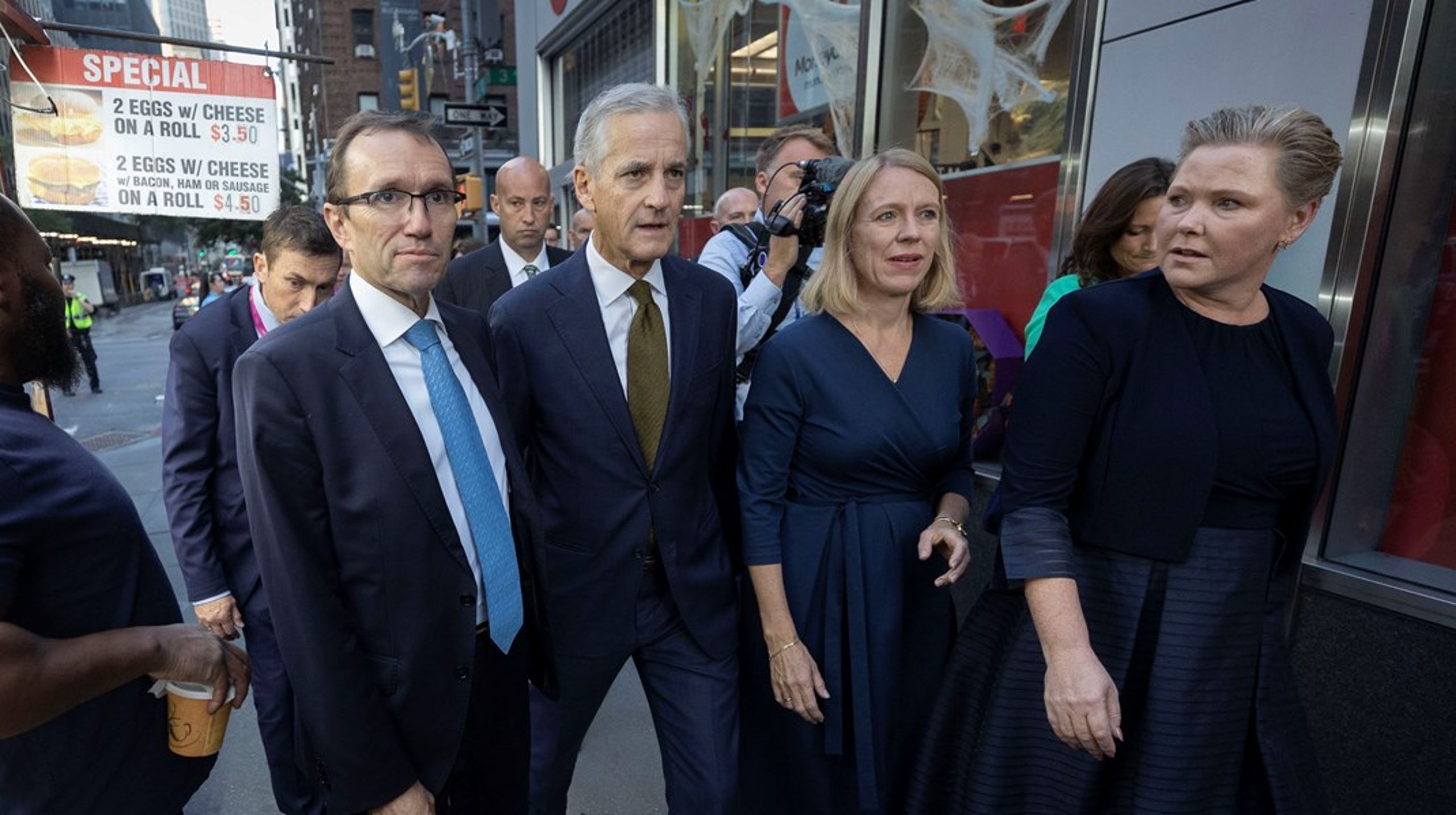 Statsminister Jonas Gahr Støre, utenriksminister Anniken Huitfeldt, uviklingsminister Anne Beathe Tvinnereim og klima- og miljøminister Espen Barth Eide under FNs høynivåuke i New York 2022. De samme fire skal denne uken delta på årets høynivåuke, sammen med helse- og omsorgsminister Ingvild Kjerkol.