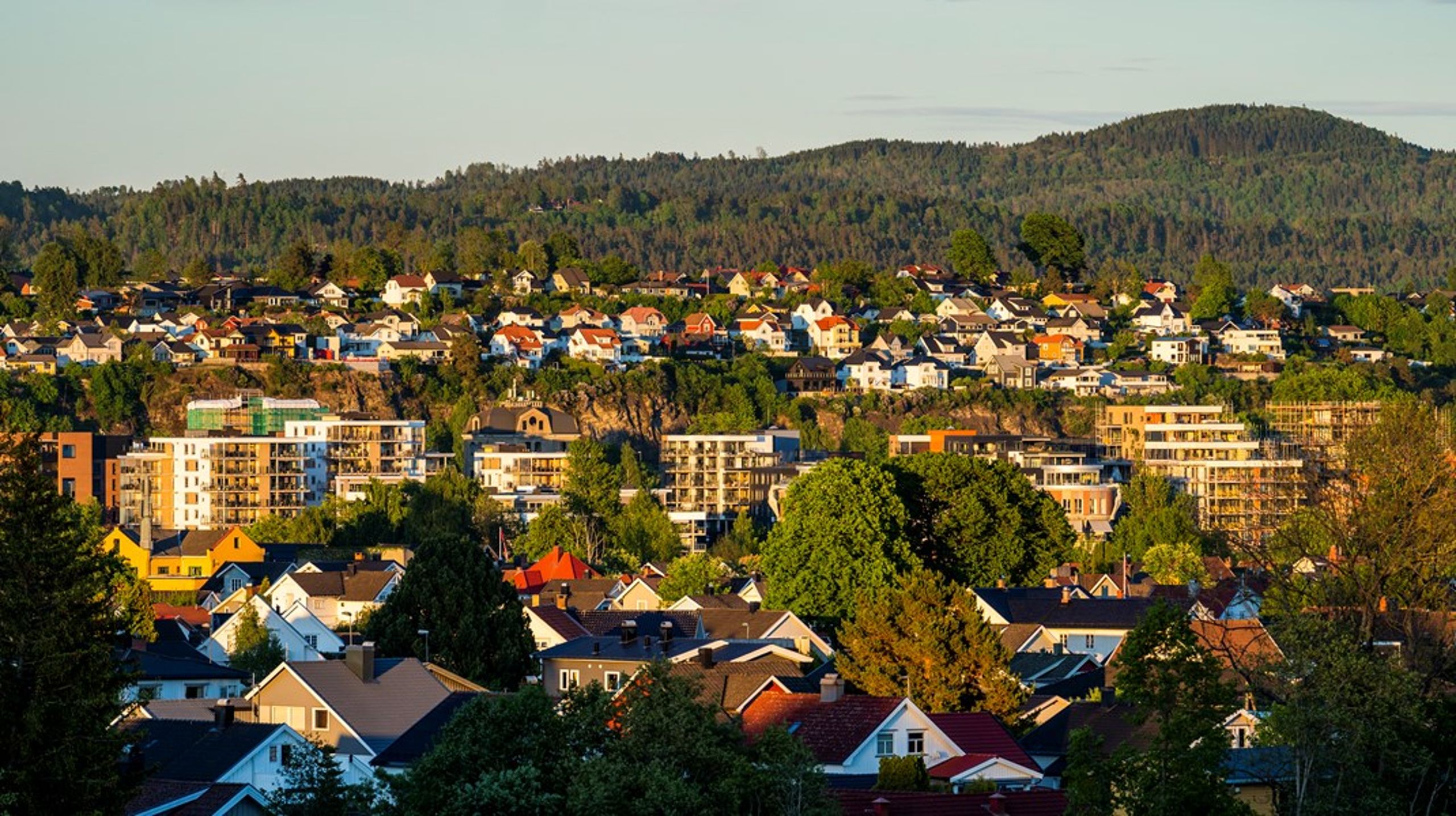 Et RE-fradrag vil få i gang en rehabiliteringsbølge av norske boliger samtidig som vi spiller på lag med EU. Og det er samarbeid på tvers av landegrenser vi trenger aller mest for å nå klimamålene, hvor Norge for tiden inntar den pinlige jumboplassen, skriver Henning Andersen og Nils Borg.