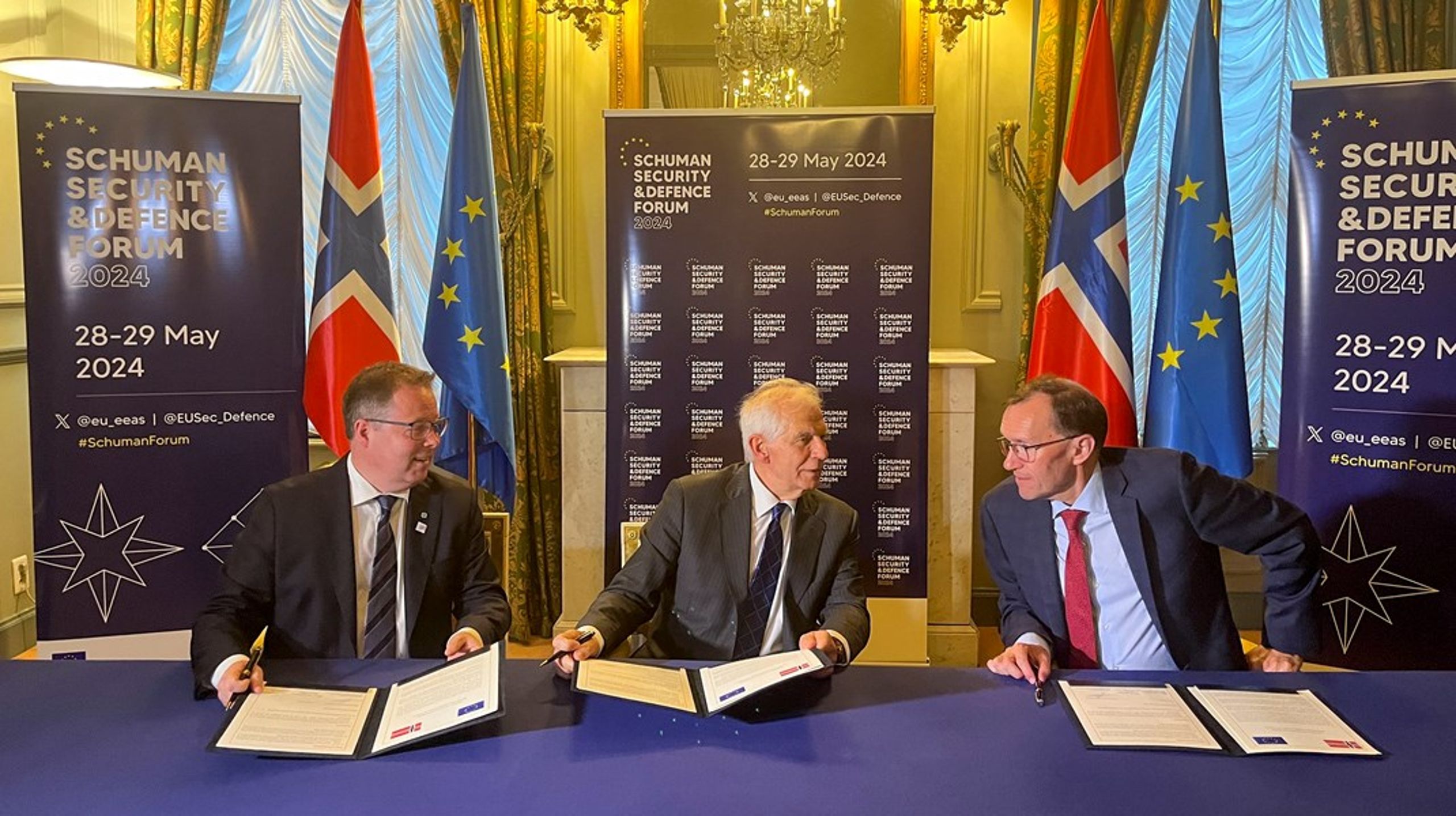 Forsvarsminister Bjørn Arild Gram (Sp), EUs utenrikssjef Josep Borrell og utenriksminister Espen Barth Eide (Ap) skrev tirsdag under en avtale om tettere sikkerhets- og forsvarssamarbeid mellom Norge og EU.