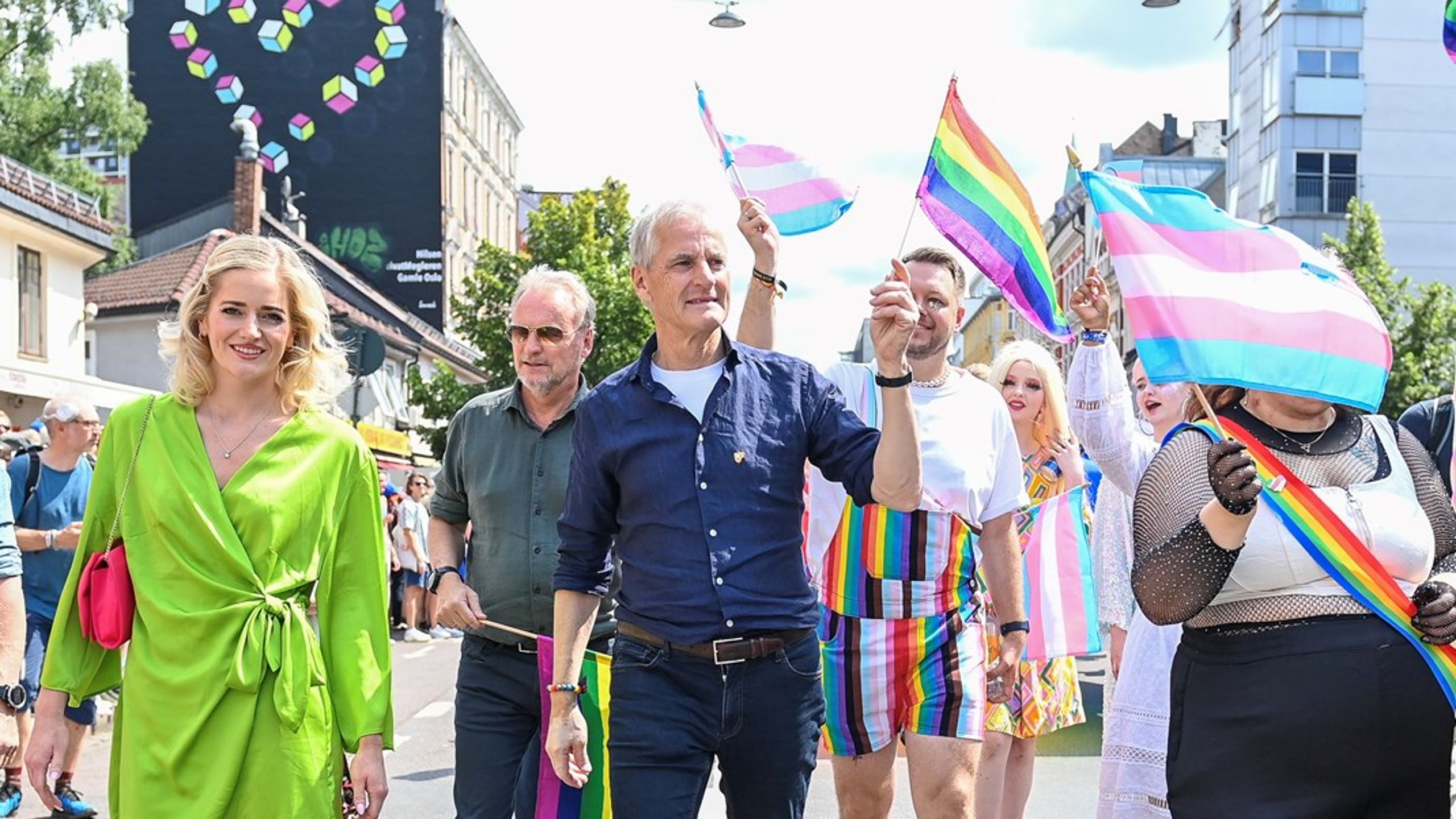 Uken preges av Pride-arrangementer over hele landet. Her fra fjorårets parade der justis- og beredskapsminister Emilie Enger Mehl og statsminister Jonas Gahr Støre gikk i front.&nbsp;