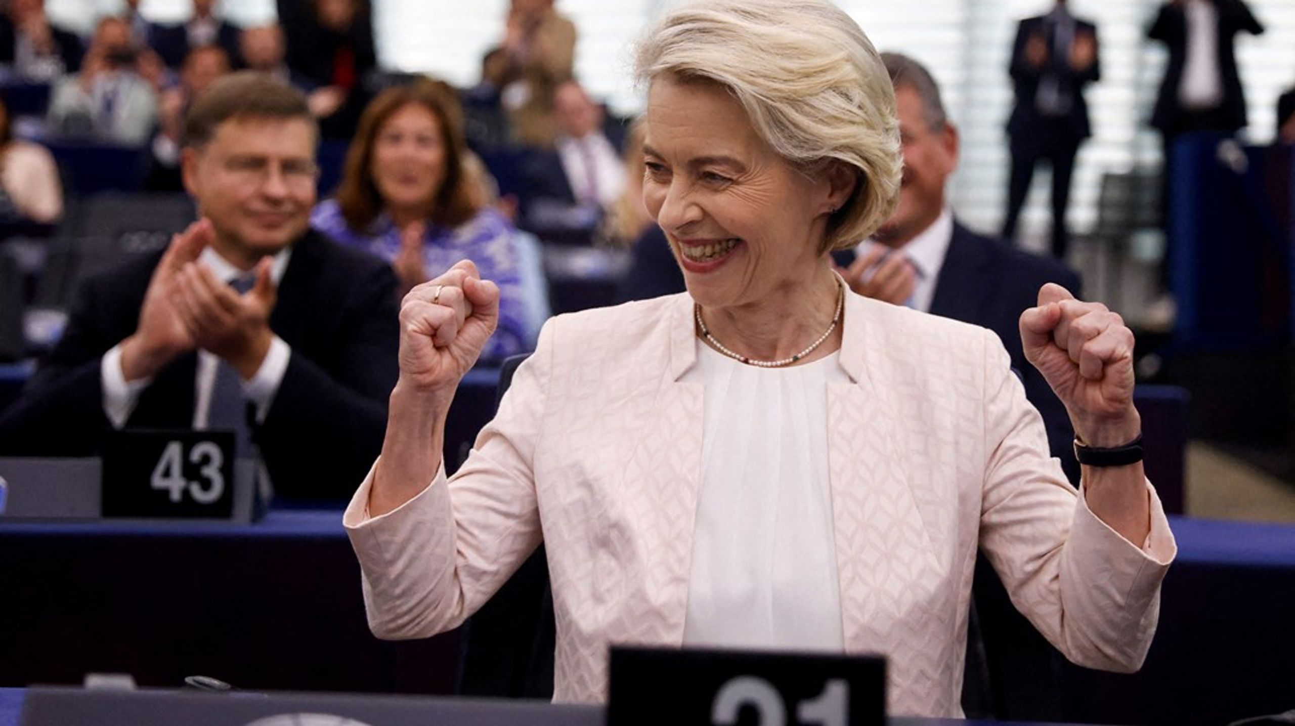 Det var en synlig lettet Ursula von der Leyen som kunne strekke hendene i været etter at&nbsp;resultatet av Europaparlamentets avstemming ble proklamert torsdag ettermiddag.<br>