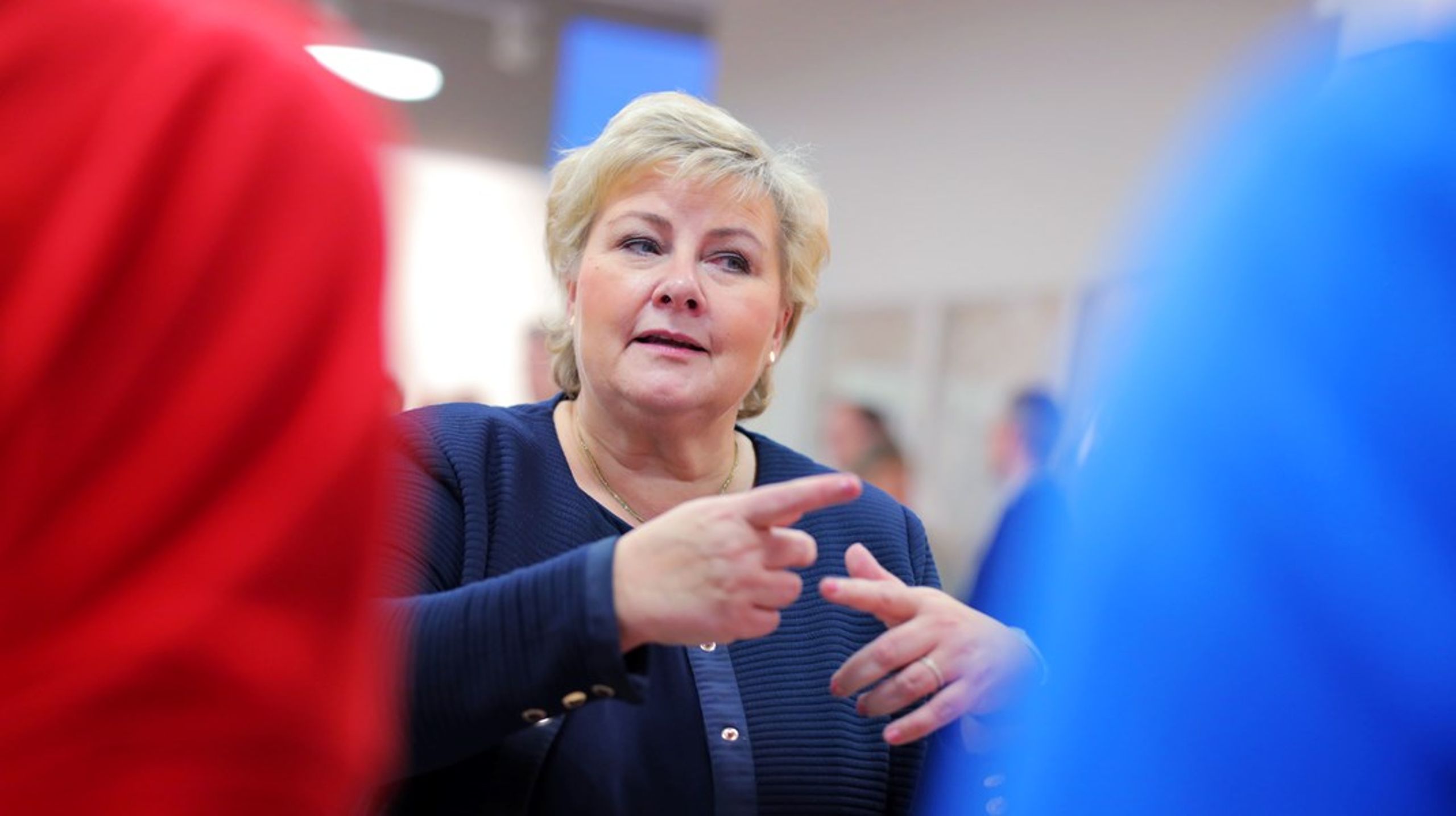 Synet på private er en av sakene som skiller blå og rød side i helsepolitikken. Men ønsker Høyre-leder Erna Solberg privatisering bare for privatiseringens skyld? spør lege Iver Koppen.