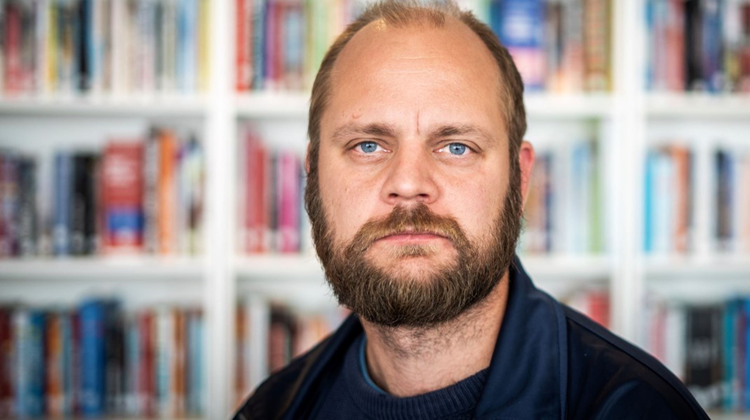 Mimír Kristjánsson har skreve en dypt ærlig og naken bok om sitt eget og farens alkoholkonsum. «Bokens hovedperson er dermed på sett og vis ikke «pabbi», men Mímir selv, skriver Veslemøy Østrem i denne anmeldelsen.&nbsp;