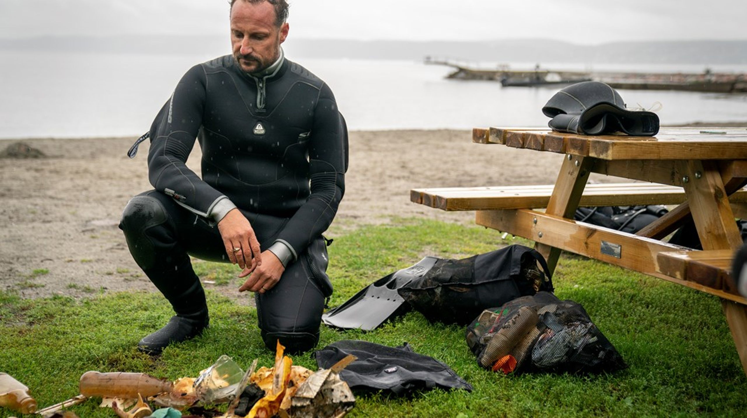 RYDDER I VEI: Tilbake i 2019 var kronprins Haakon med for å dykke etter plastsøppel utenfor Sjøstrand i Asker.