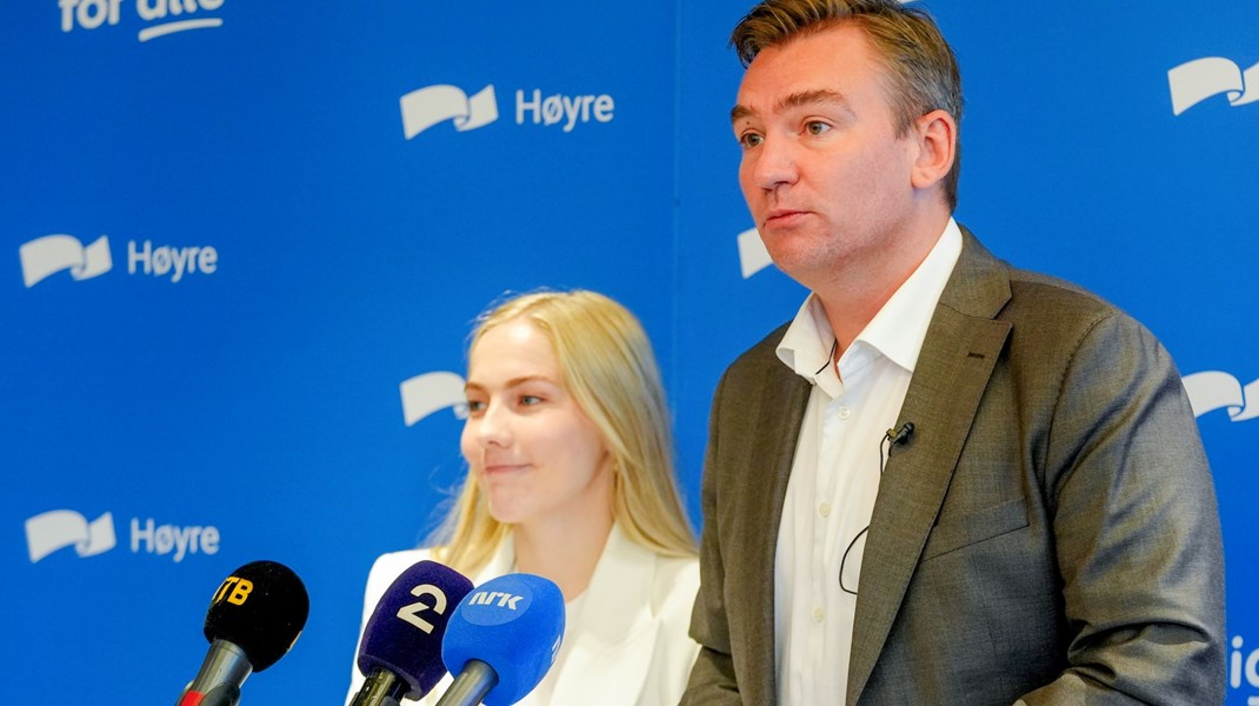 Henrik Asheim og Mari Holm Lønseth la fram forslag til nytt partiprogram.&nbsp;