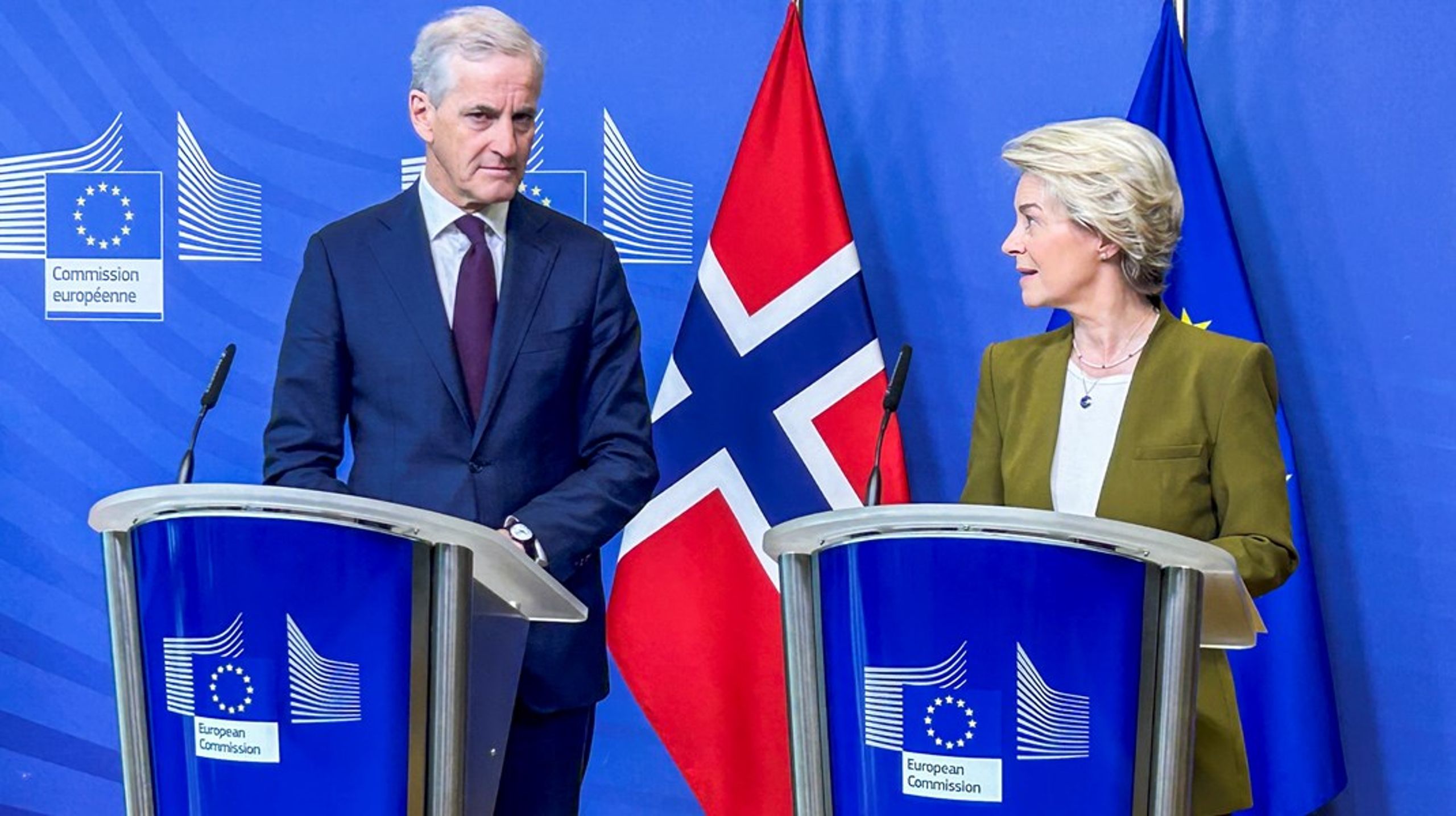 Humøret steg i håp om at vi snart også ville motta nye signaler om en norsk EU-debatt. Men nei da! Støre lukker&nbsp;døren med et smell, skriver Helge Arnli fra Europabevegelsen. På bildet er Jonas Gahr Støre i møte med EU-toppen Ursula von der Leyen.&nbsp;