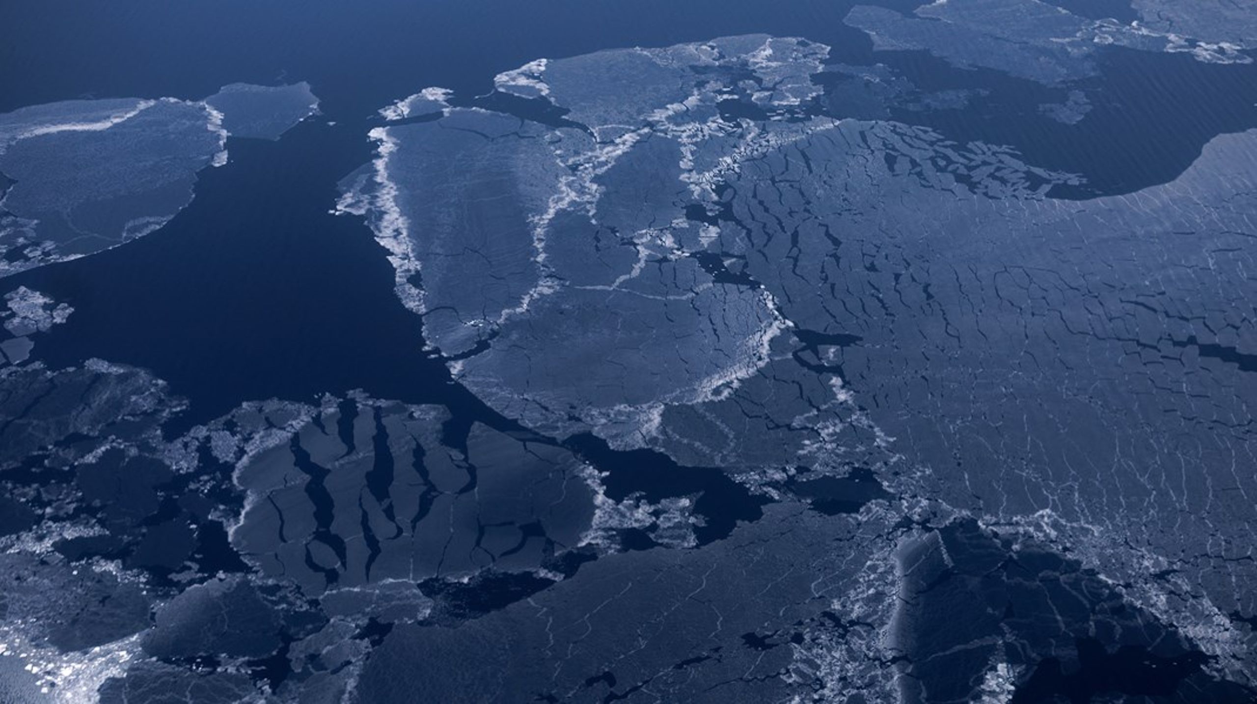 Det er helt essensielt å følge internasjonalt regelverk, ha høyt ambisjonsnivå og undersøke områdene grundig før det tas stilling til mineralutvinning på havbunnen, sier to forskere.