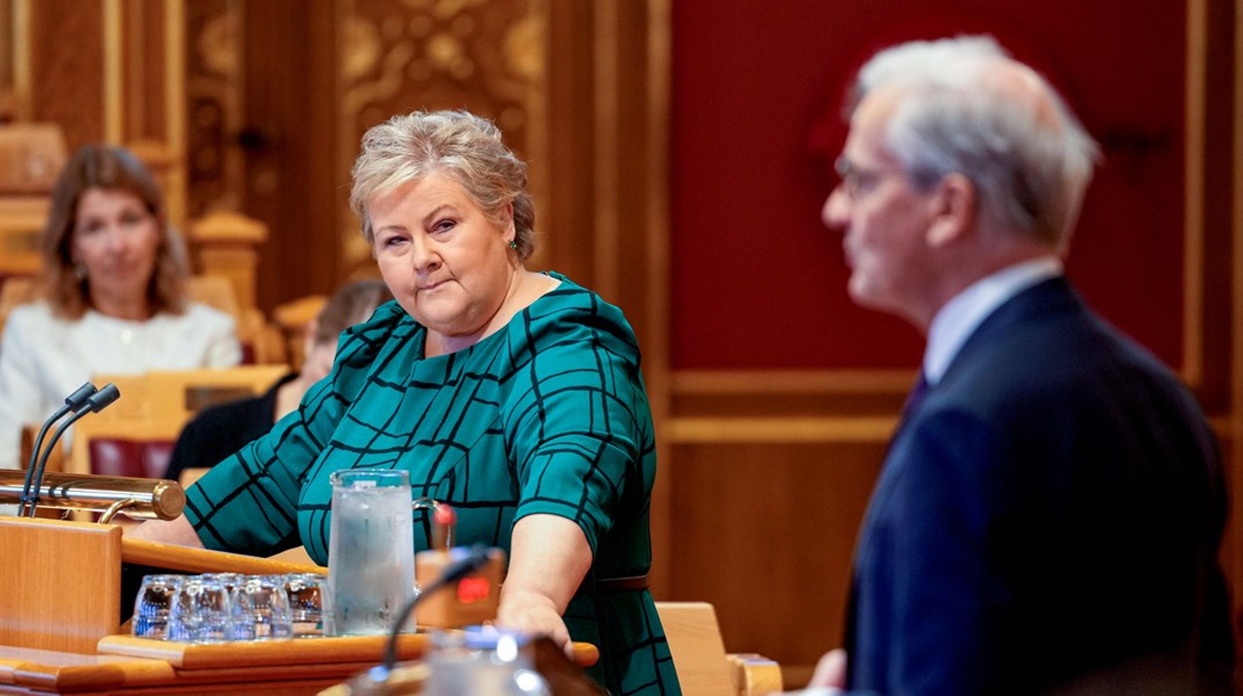 Høyre-leder Erna Solberg og statsminister Jonas Gahr Støre (Ap) barket sammen i spørretimen onsdag. Solberg spurte bl.a. om sykehusbevilgningene i statsbudsjettet.