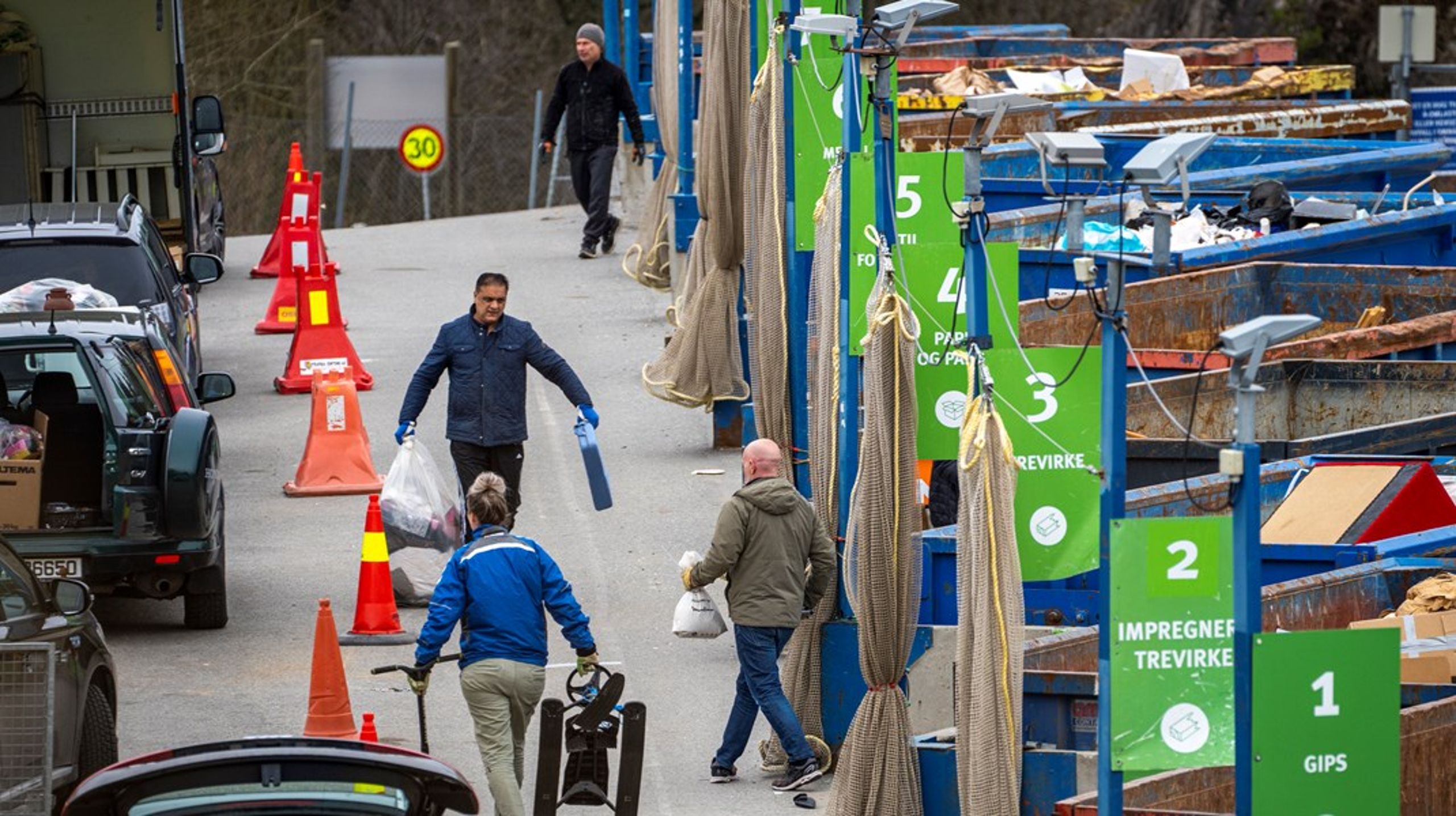 Norge står i fare for ikke å nå to mål i avfallslovgivningen til EØS-avtalen. Her fra&nbsp;Grønmo Gjenbruksstasjon i Oslo.